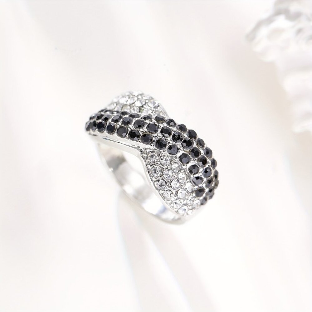 Striking Black and Silver Crossover Ring - Picture 3 of 9